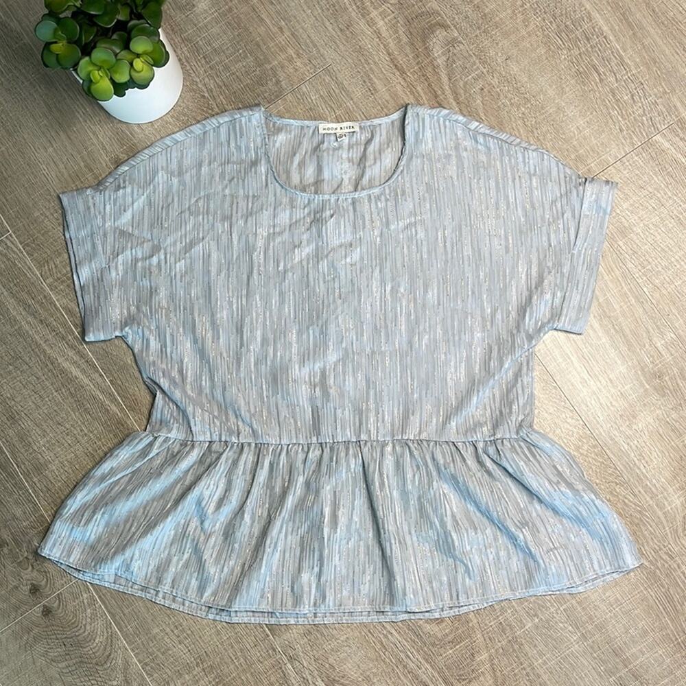 MOON RIVER Gray Blue Shimmery Short Sleeve Button Detail Blouse Women’s